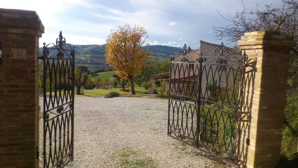 Poggio Dei Prugnoli Bed & Breakfast Tavoleto Exterior photo